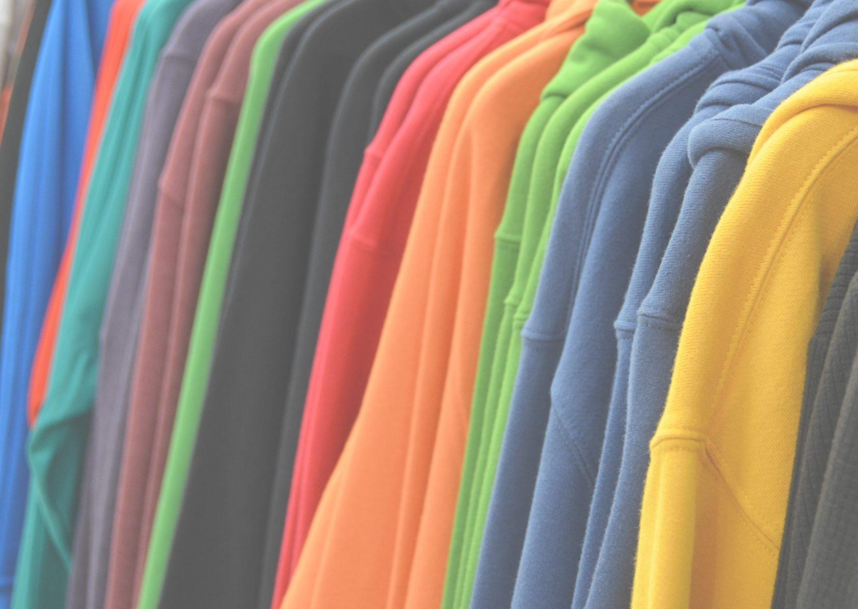7 Façons tendances de porter le sweat femme