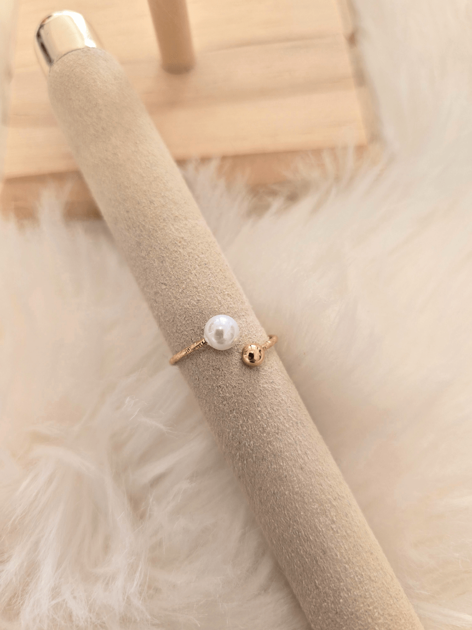 Bague croisée dorée perle & boule