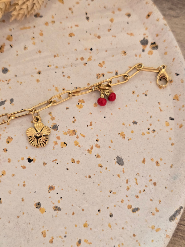 Bracelet doré acier inoxydable breloque cerise