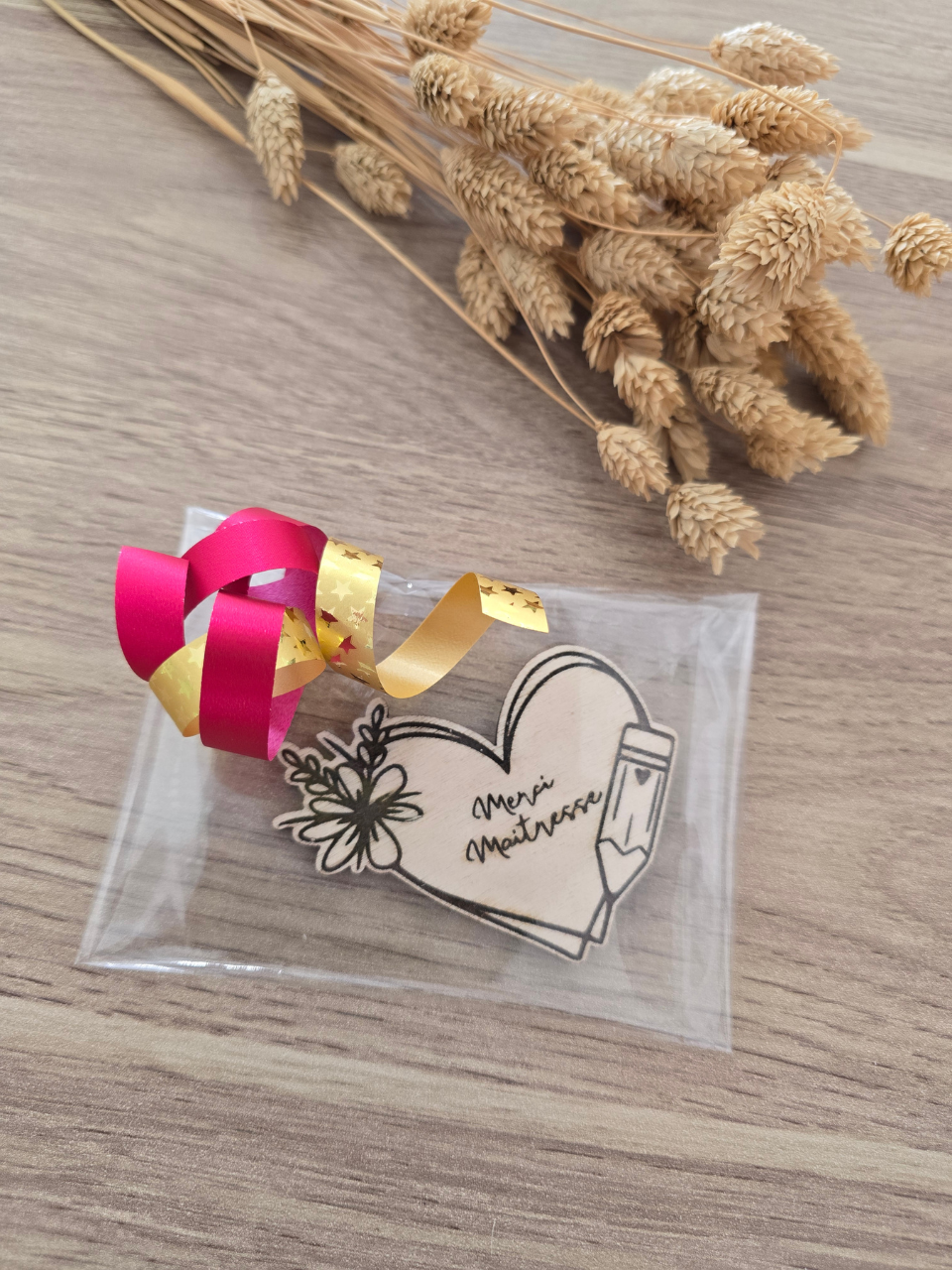 Magnet en bois « Merci Maîtresse » – création artisanale, 4 modèles