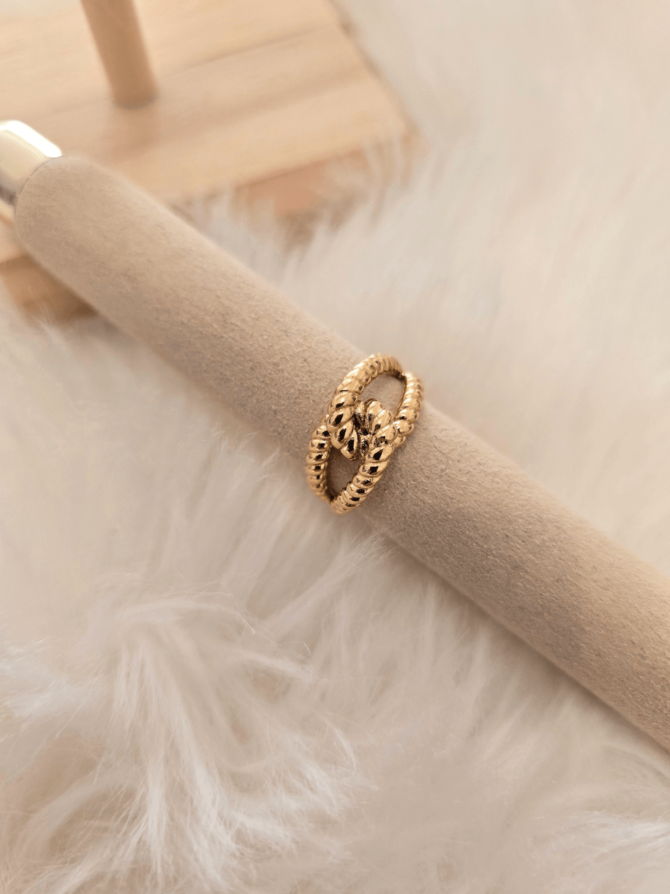 Bague dorée effet corde entrelacée réglable