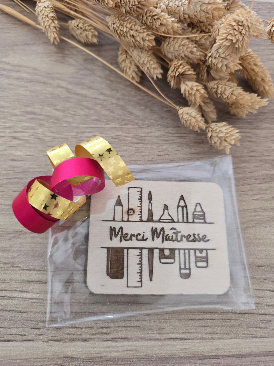 Magnet en bois « Merci Maîtresse » – création artisanale, 4 modèles