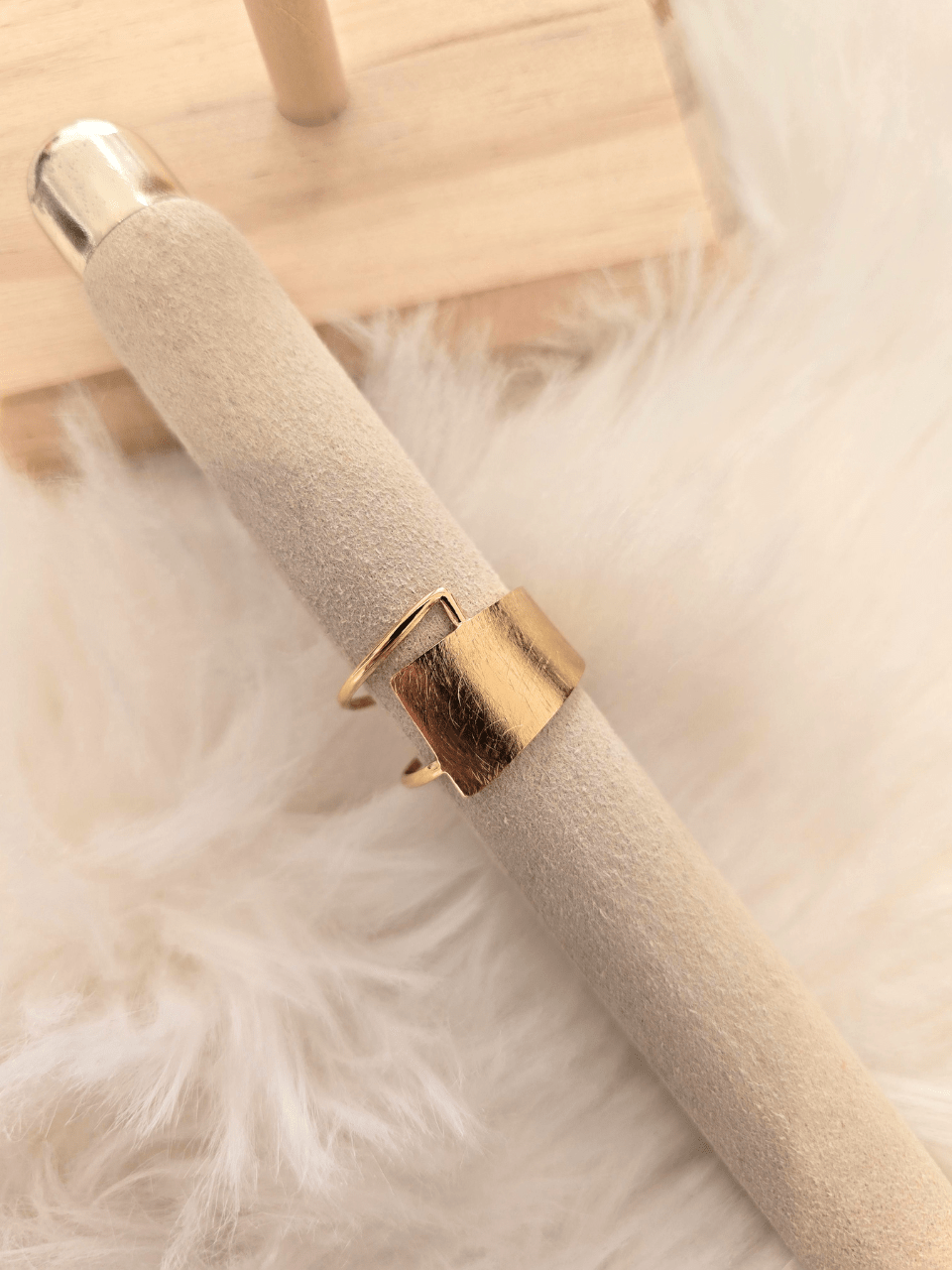 Bague dorée asymétrique réglable