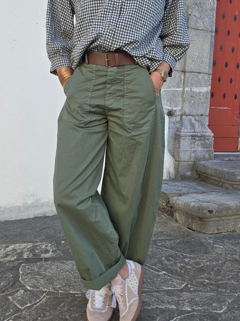 Pantalon barrel femme kaki taille haute avec ceinture