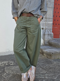 Pantalon barrel femme kaki taille haute avec ceinture