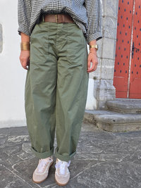 Pantalon barrel femme kaki taille haute avec ceinture