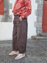 Pantalon barrel femme marron taille haute avec ceinture