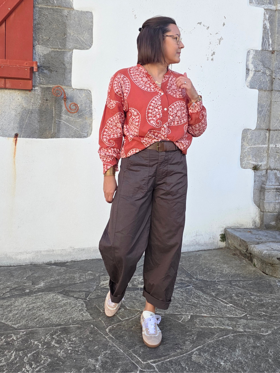 Pantalon barrel femme marron taille haute avec ceinture