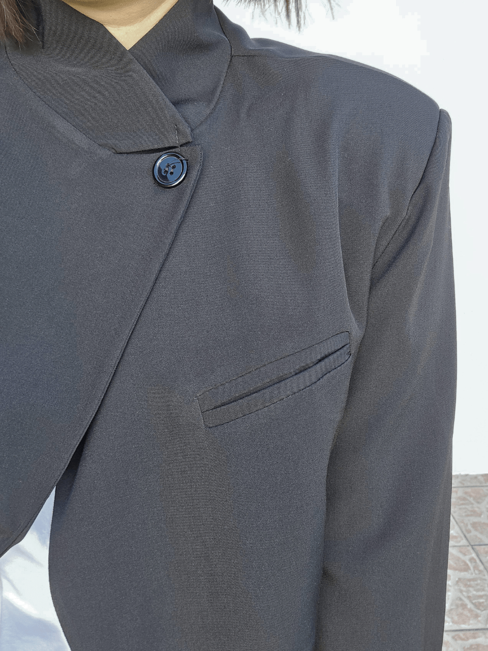 Blazer noir oversize asymétrique – col officier
