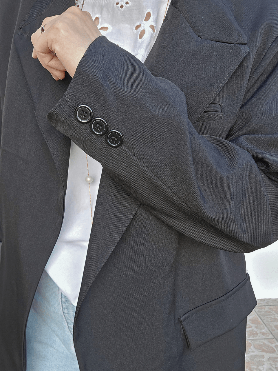 Blazer noir oversize asymétrique – col officier