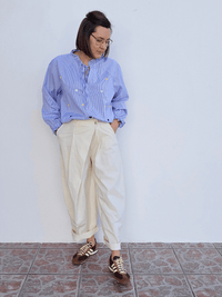 Blouse rayée bleue cœurs brodés – col volanté