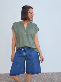 look blouse kaki en lin 