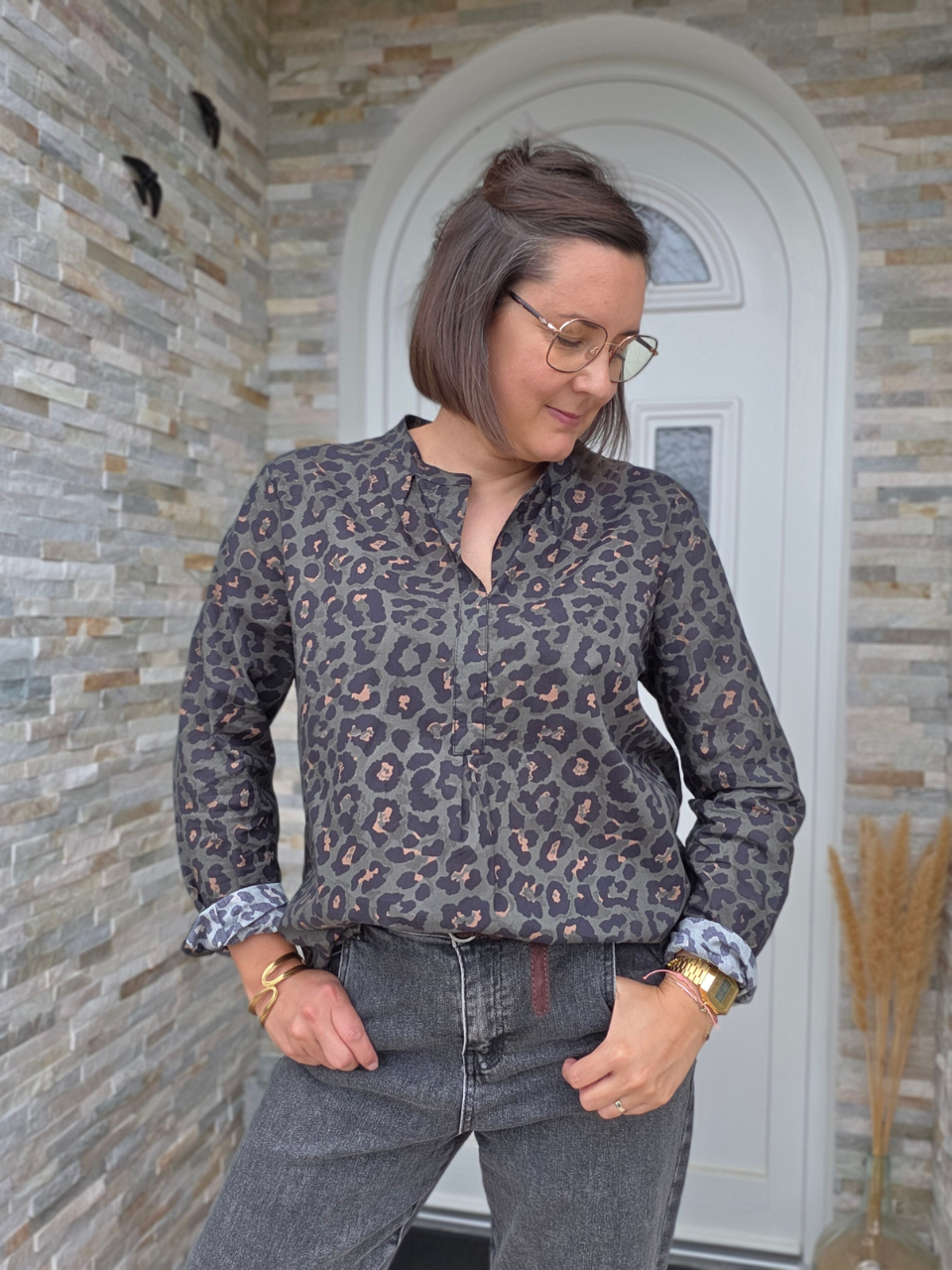 Blouse léopard femme en coton – beige ou kaki