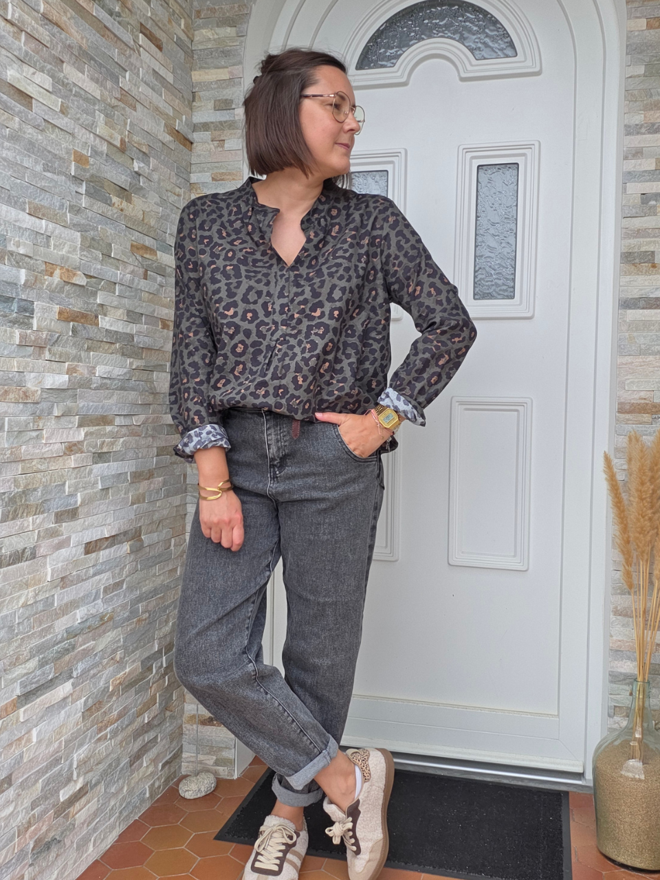 Blouse léopard femme en coton – beige ou kaki