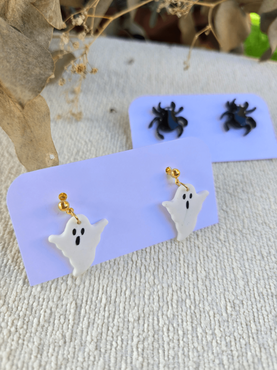 Boucles d’oreilles Halloween artisanales – fantômes ou araignées