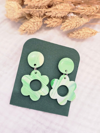 Boucles d’oreilles fleurs pendantes – Petit Trésor