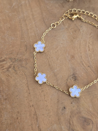 Bracelets fleurs trèfles en émail blanc