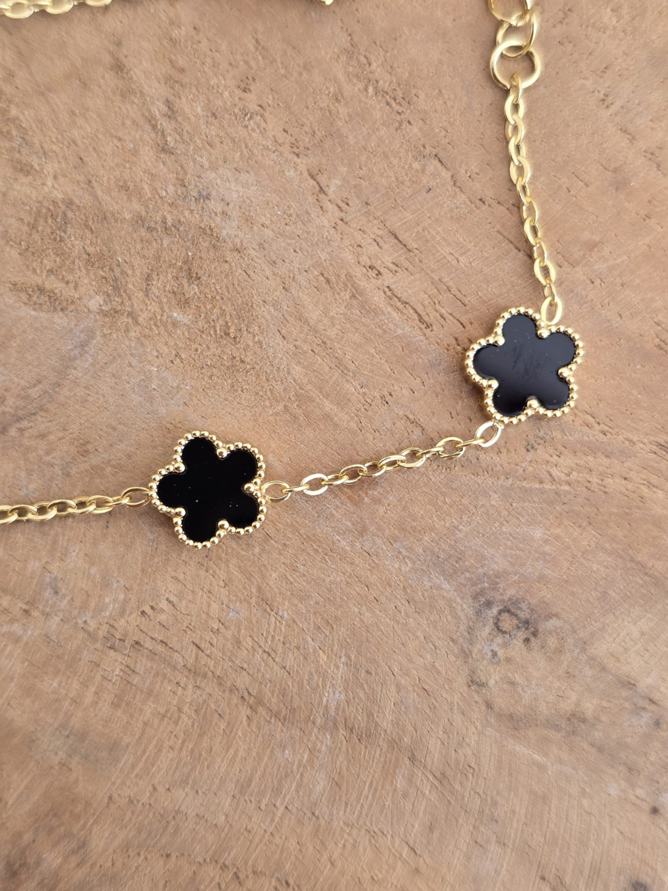 Bracelets fleurs trèfles en émail noir