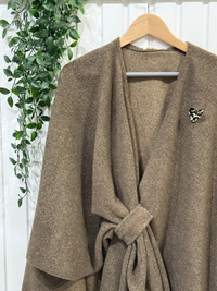 Cape poncho femme en maille douce à nouer