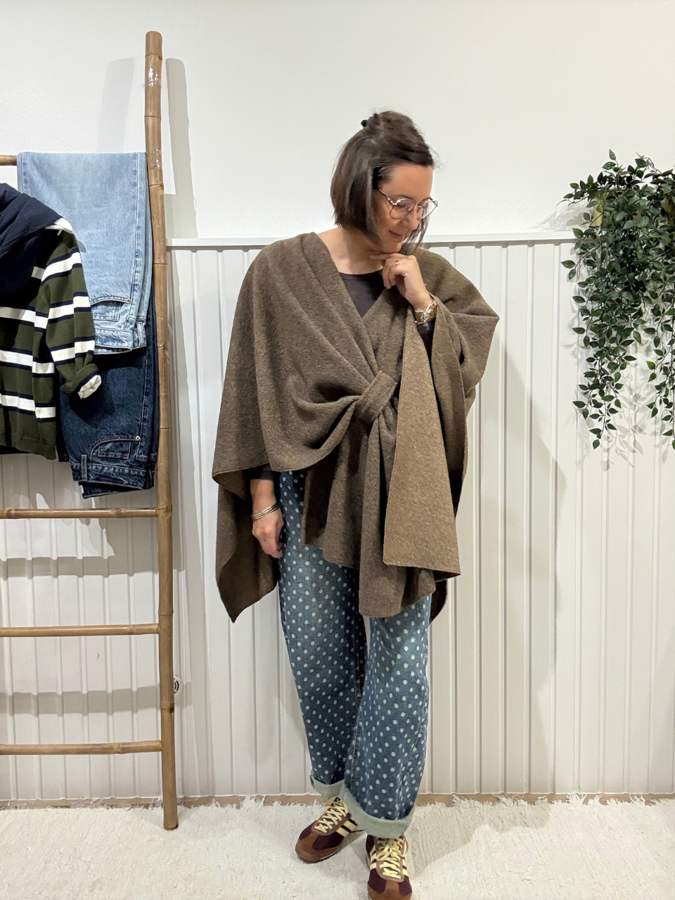 Cape poncho femme en maille douce à nouer