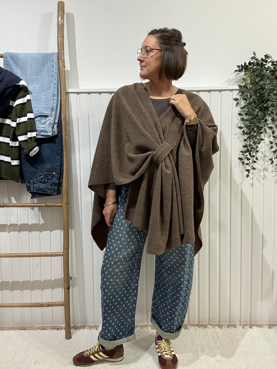 Cape poncho femme en maille douce à nouer