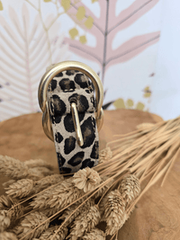 Ceinture en cuir daim motif léopard avec boucle dorée