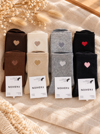 Chaussettes femme à cœur brodé - différent coloris