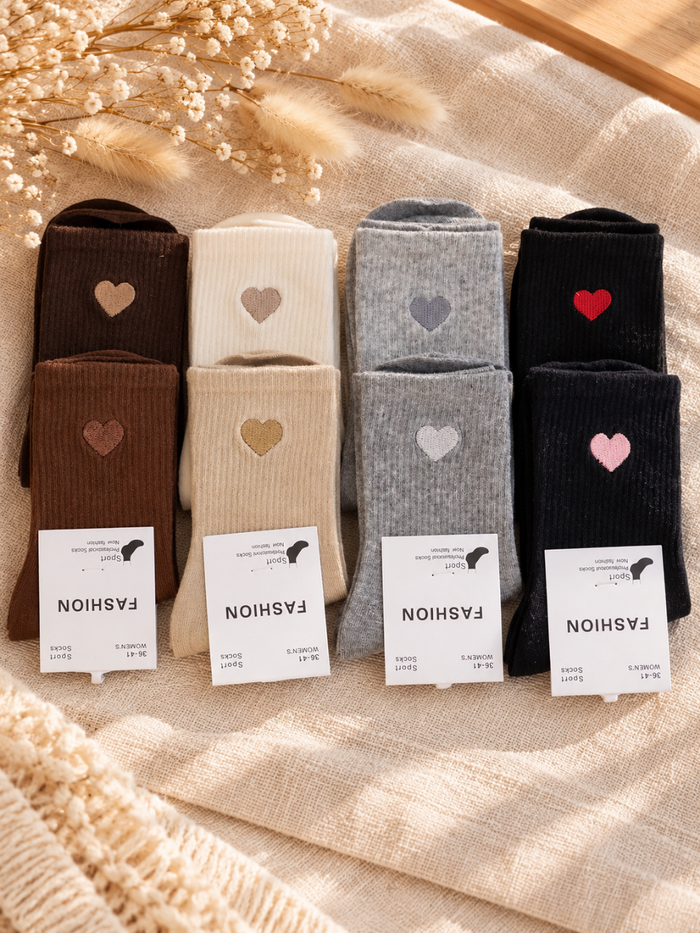 Chaussettes femme à cœur brodé - différent coloris