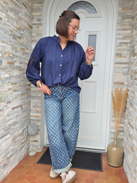 Look femme blouse marine et jean barrel