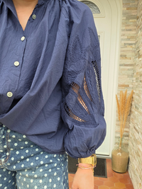 blouse marine crochet femme