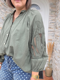 Blouse crochet kaki