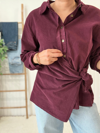 Chemise en velours côtelé bordeaux femme à nouer