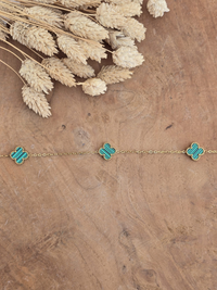 Collier fleurs en émail coloré en acier inoxydable doré