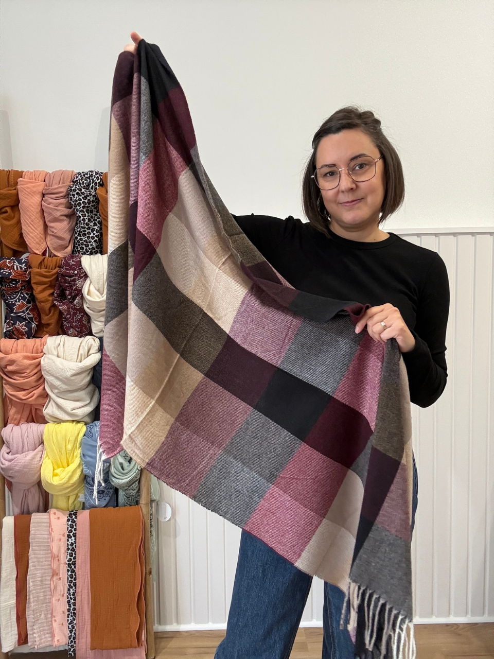 Écharpe femme douce à carreaux et franges – 3 coloris