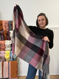Écharpe femme douce à carreaux et franges – 3 coloris