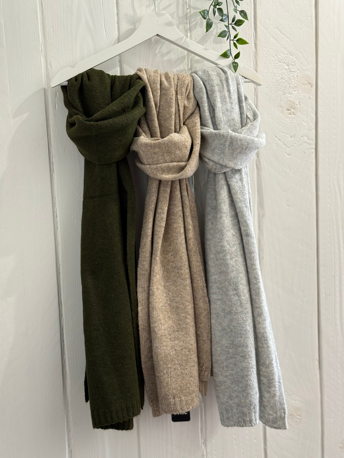 Écharpe femme douce en viscose et laine – Maille unie