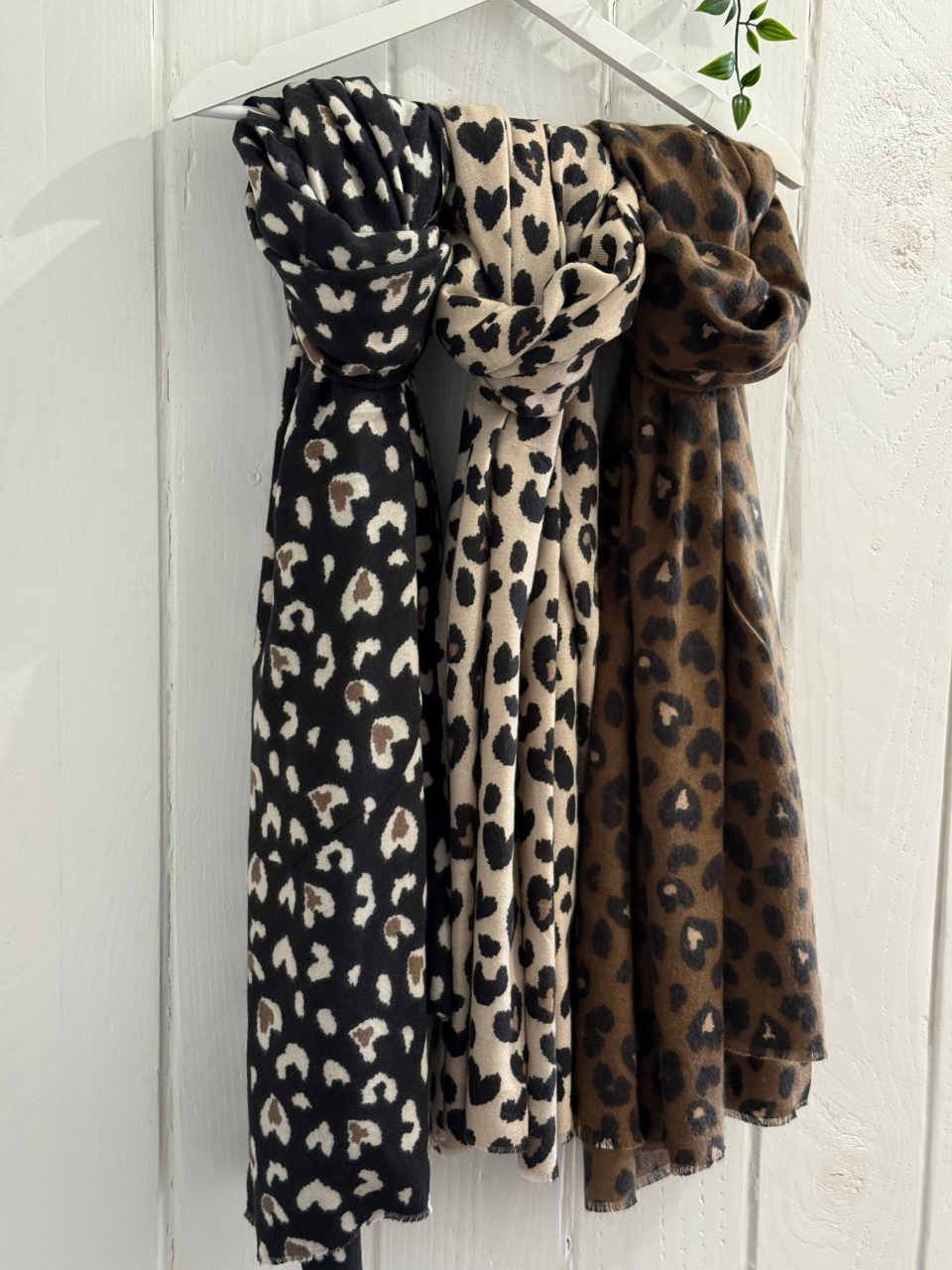 Echarpe léopard femme en viscose et laine – 3 coloris