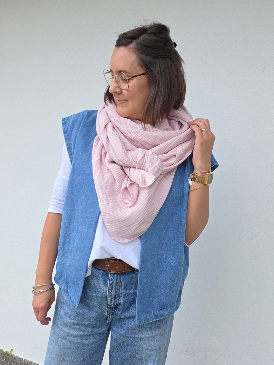 Look avec foulard gaze de coton