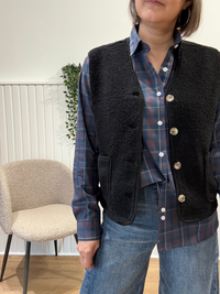 Gilet sans manches femme en bouclette noire