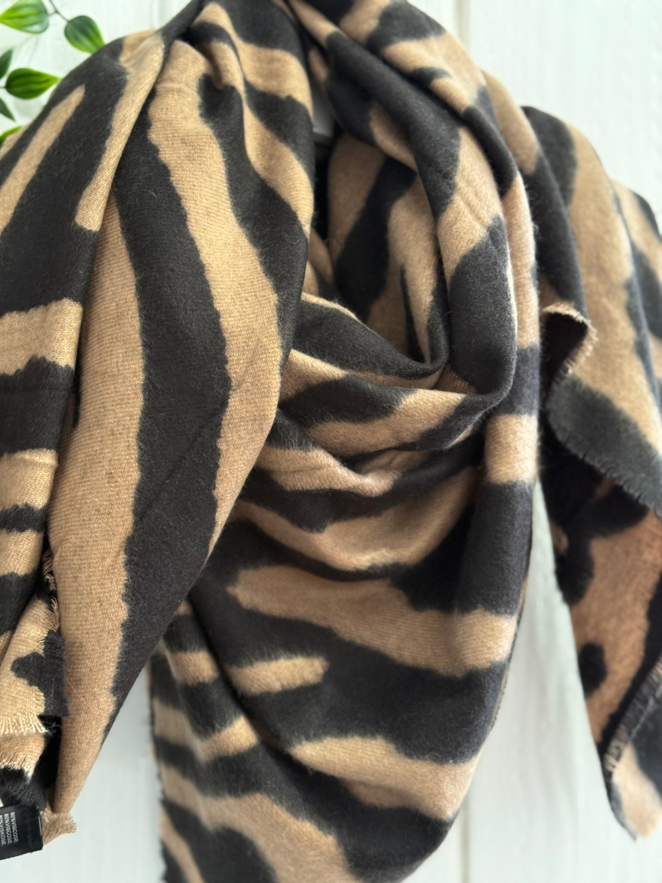 Grand foulard carré femme léopard ou zèbre