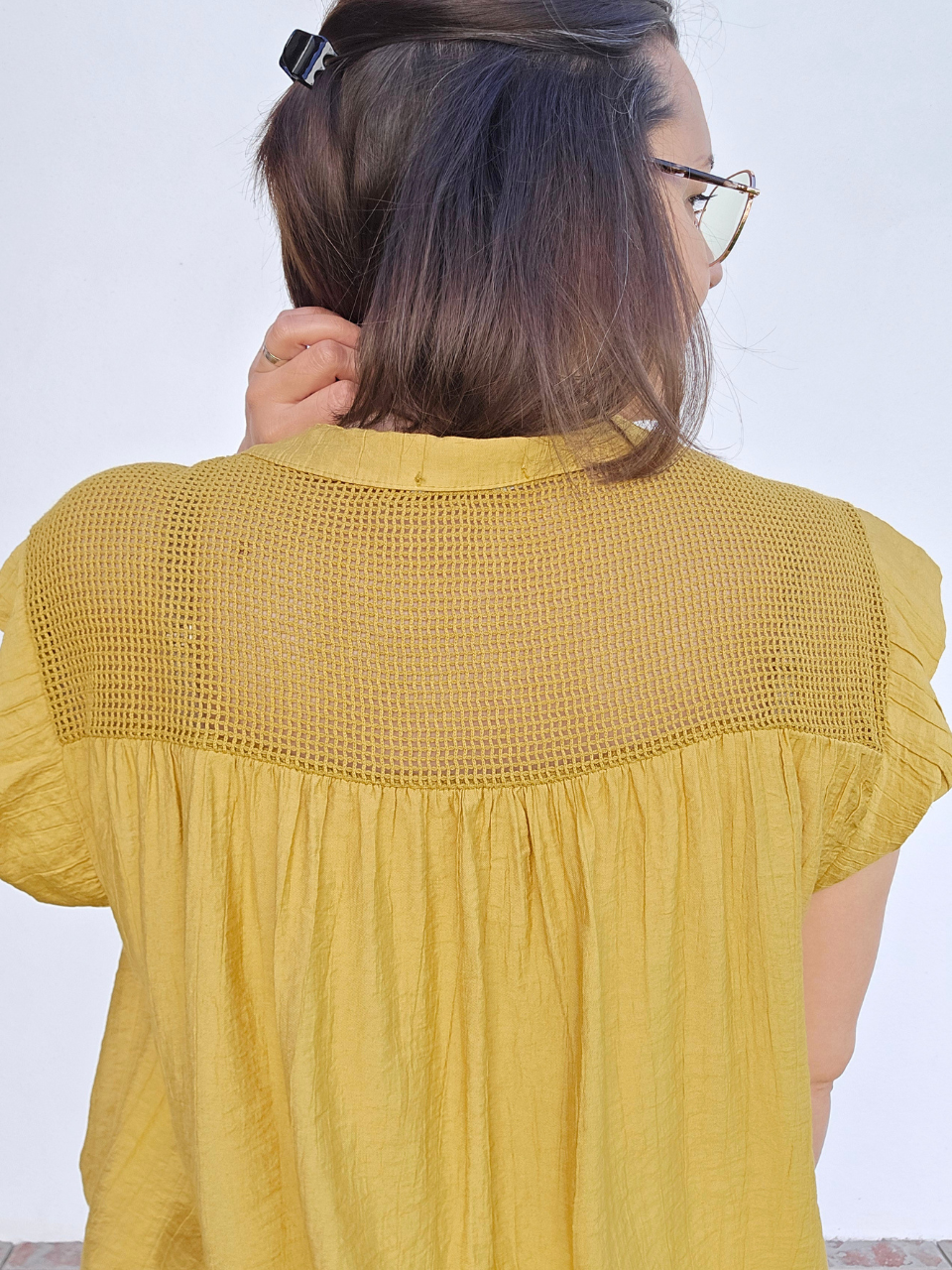 Haut fluide ajouré aux épaules – Ocre, Blanc & Vieux rose