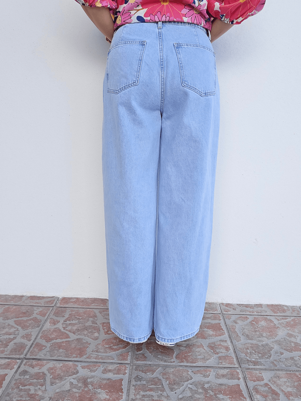 Jean large taille haute bleu clair – denim souple – Oraije