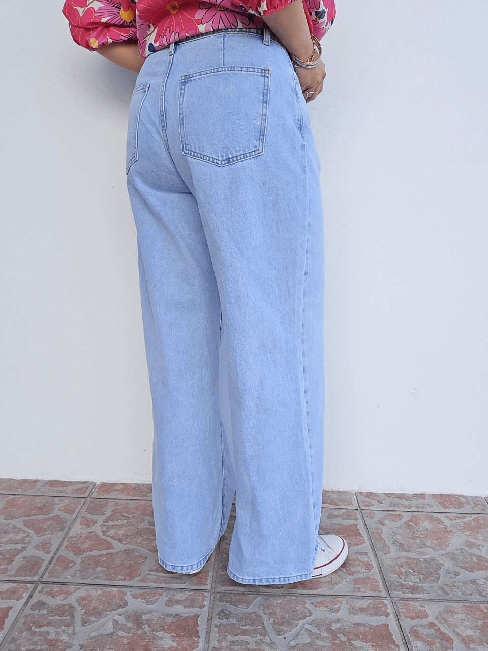 Jean large taille haute bleu clair – denim souple – Oraije