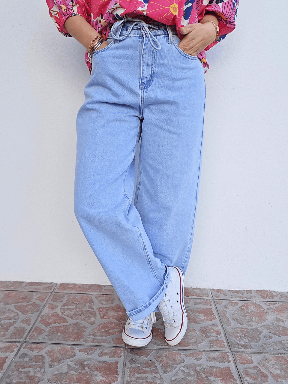 Jean large taille haute bleu clair – denim souple – Oraije