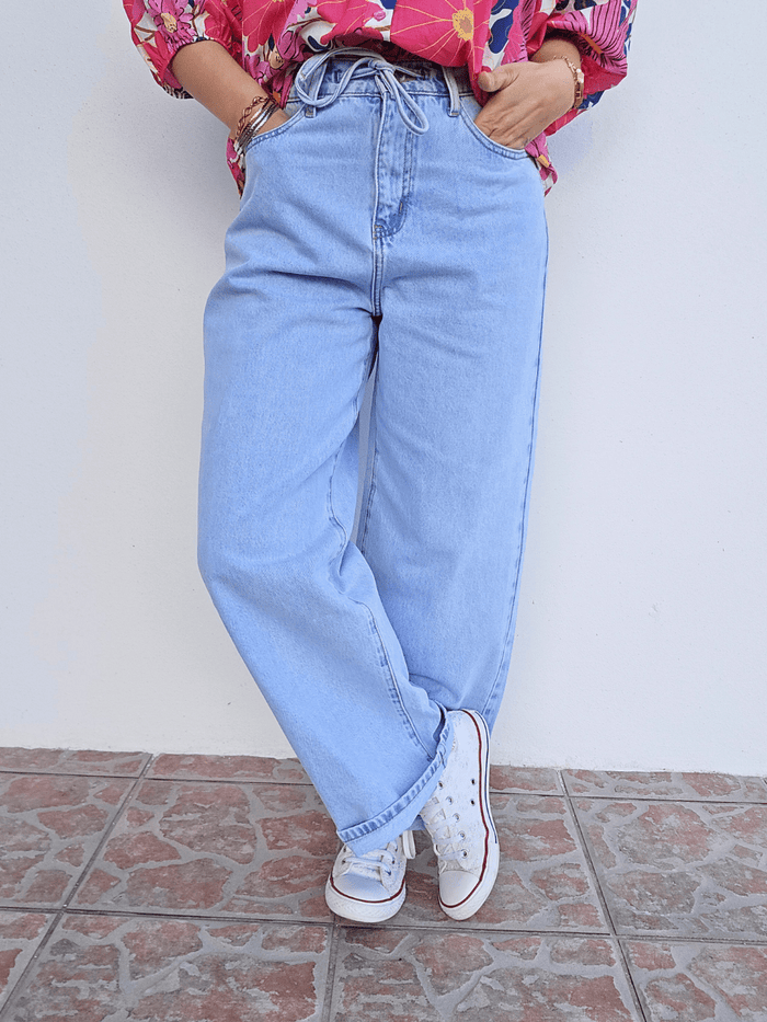 Jean large taille haute bleu clair – denim souple – Oraije