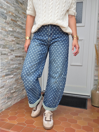 Jean barrel femme à pois bleu délavé