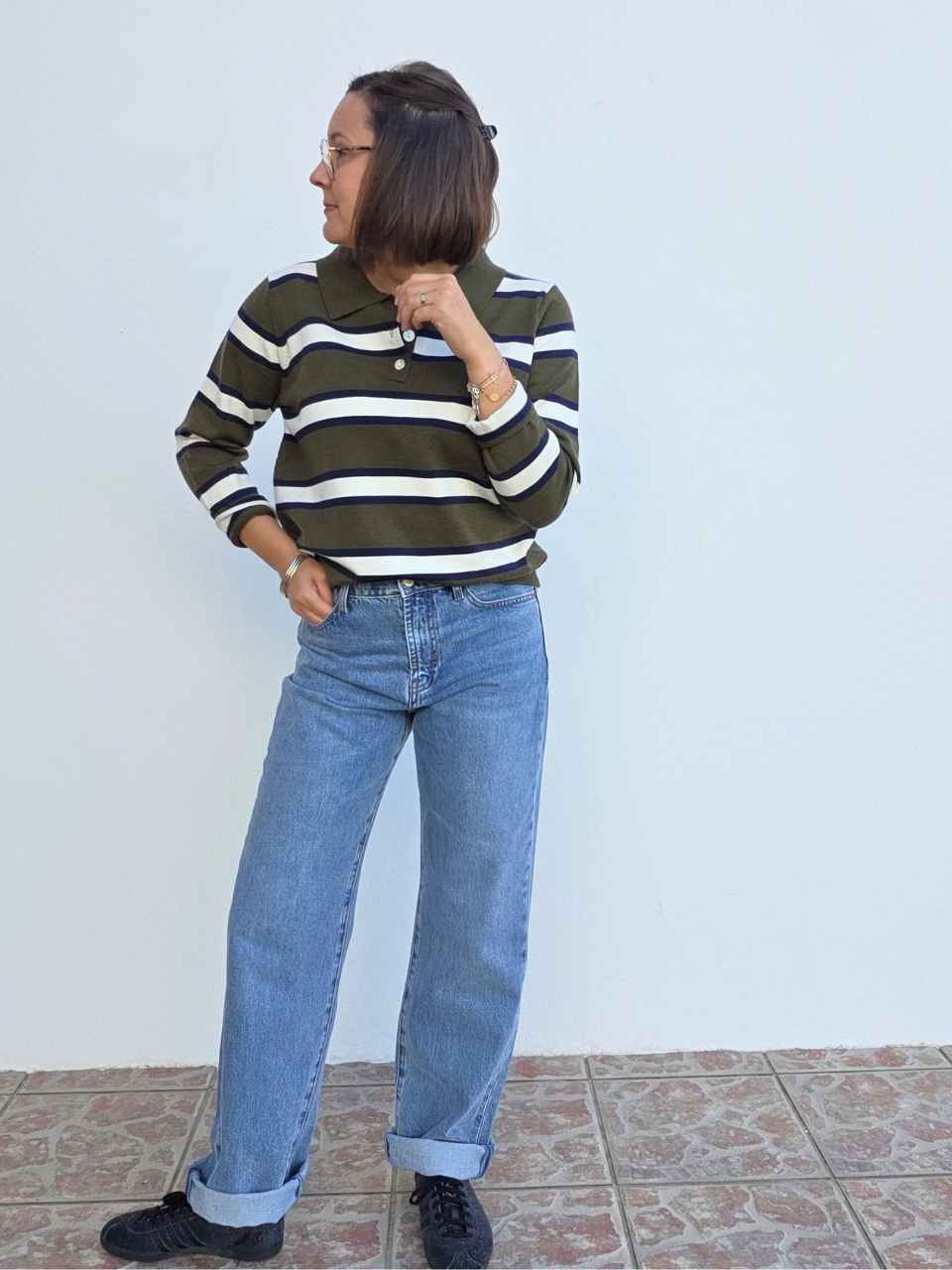 Look jean droit et polo rayé 