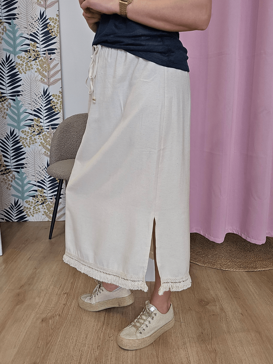 Jupe longue beige à dentelle & bord frangé