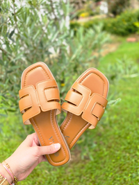 Mules plates camel – bride en H, bout carré, confortables