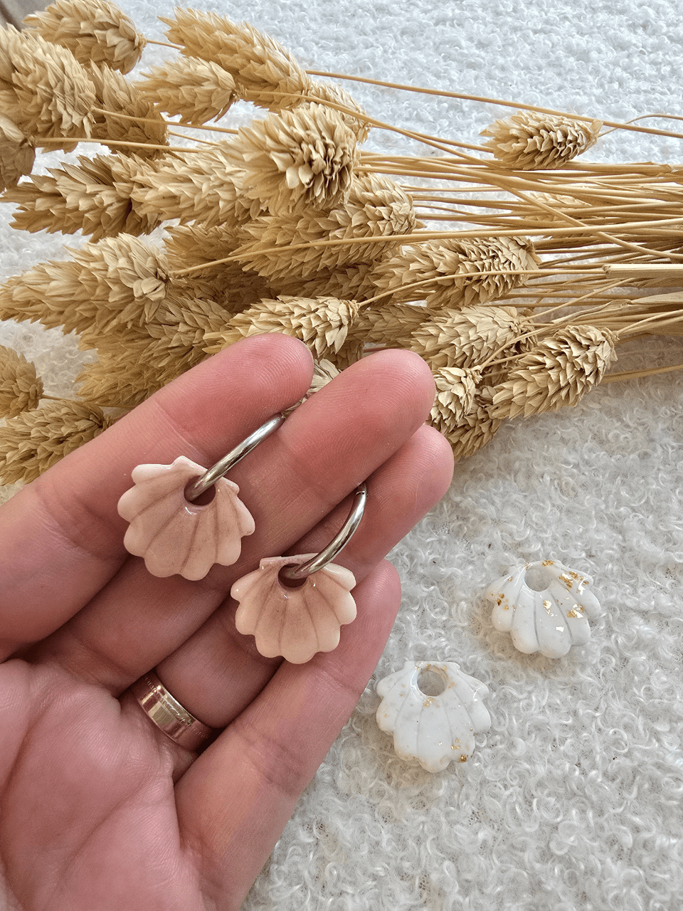 Pampilles coquillage artisanales en argile pour créoles
